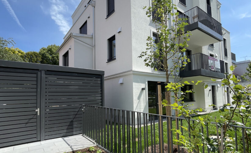 Ansicht des Neubau Mehrfamilienhauses von DOMINO Bau am Christoph-von-Gluck-Platz in München-Milbertshofen