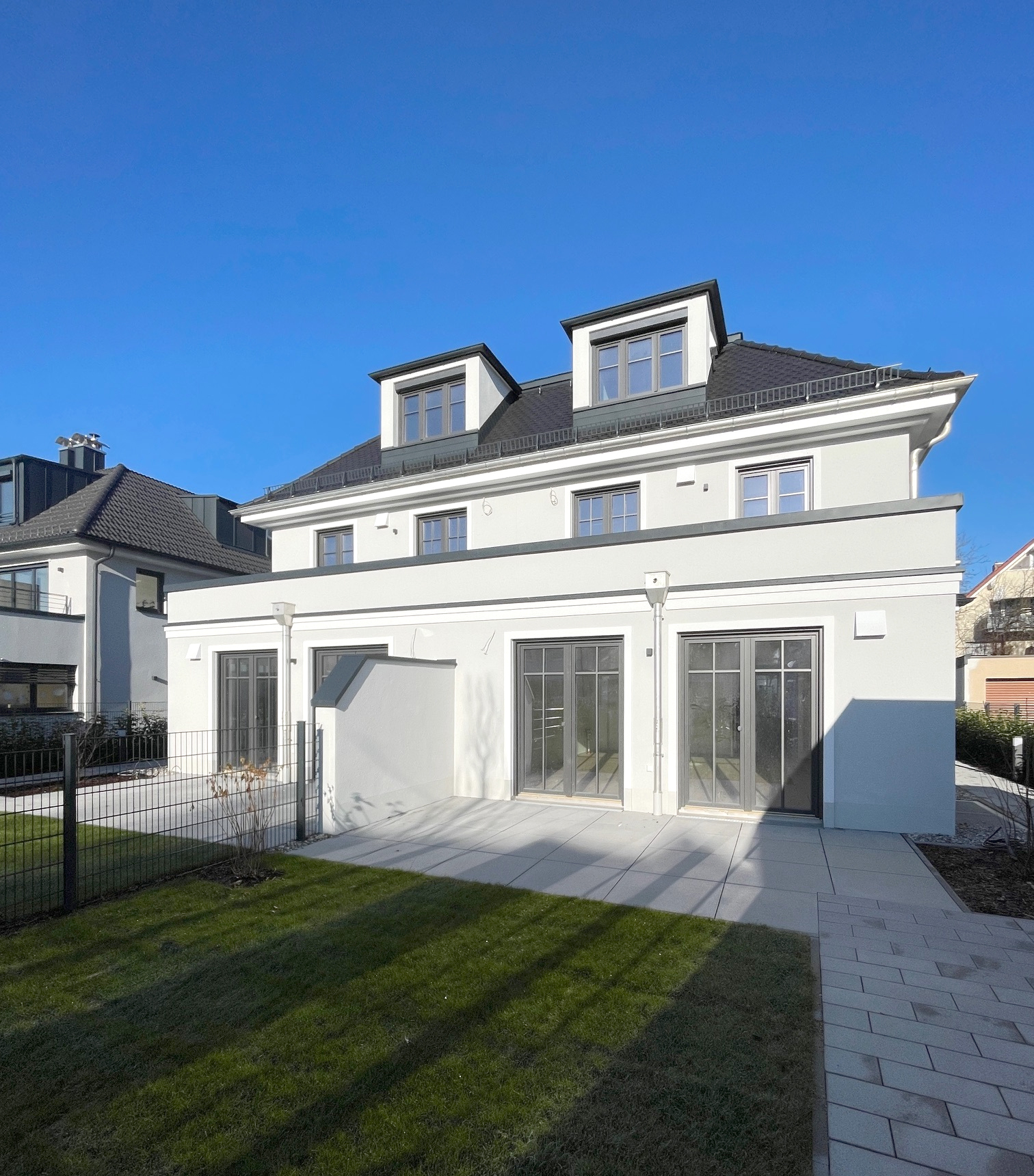 Neubau eines Doppelhauses mit Garten