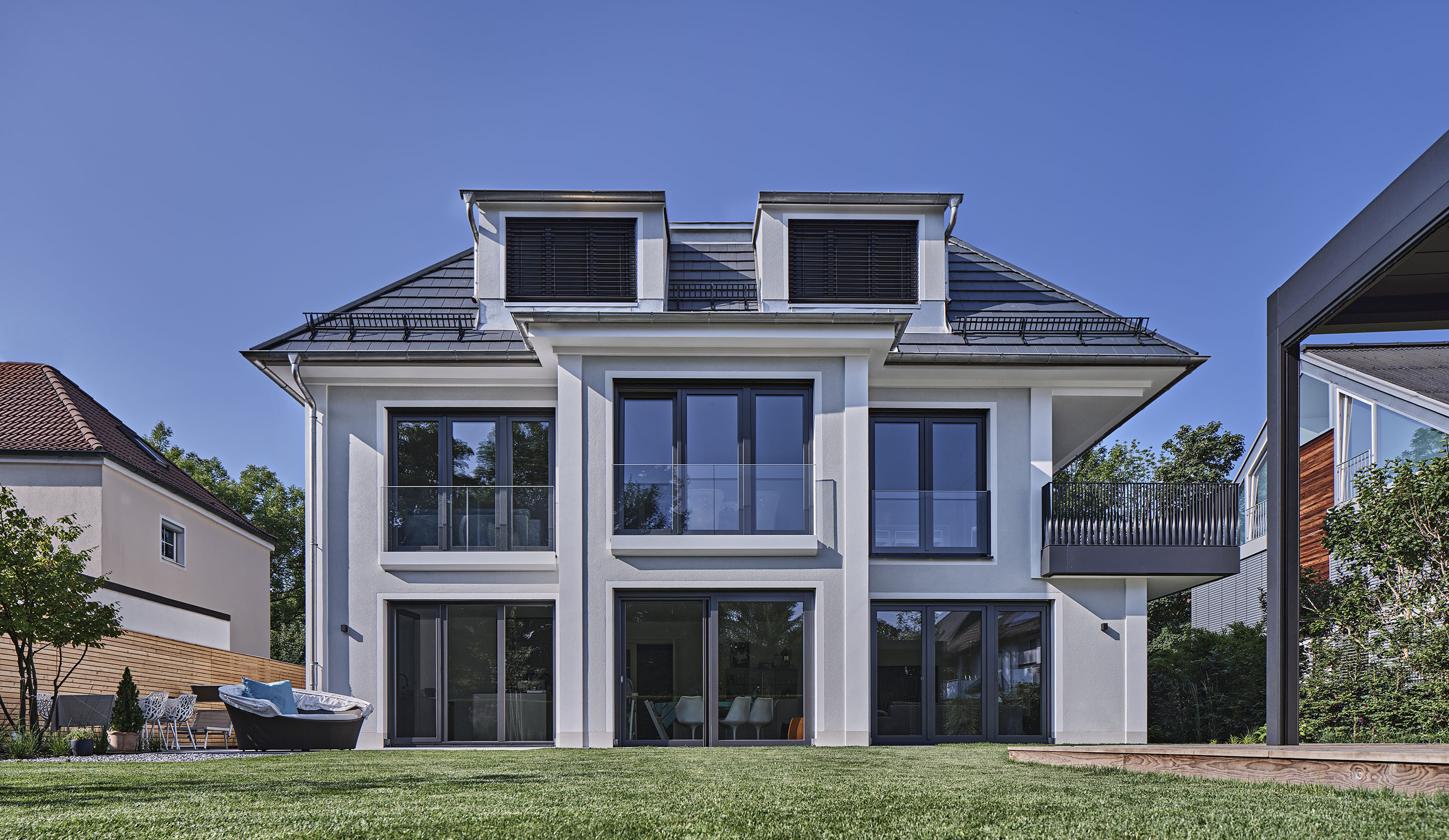 New construction of an apartment building with large windows