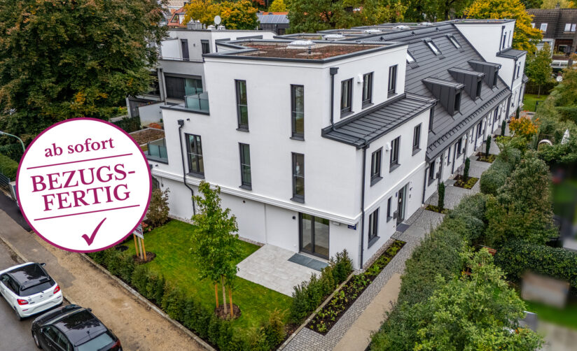 Luftaufnahme von sechs Stadthäusern von DOMINO Bau in Obermenzing