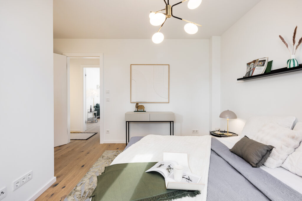 Foto eines Schlafzimmers im Erdgeschoss einer bezugsfertigen Neubauwohnung in Trudering von Domino Bau
